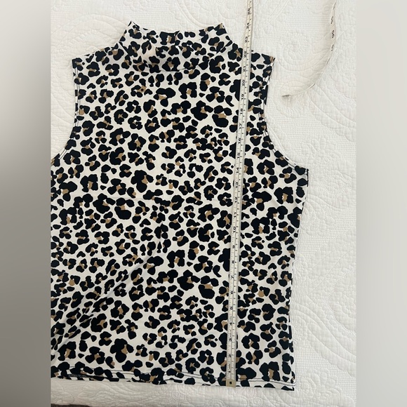 Olivia Rae Black and White Leopard sleeveless Top - Picture 4 of 7